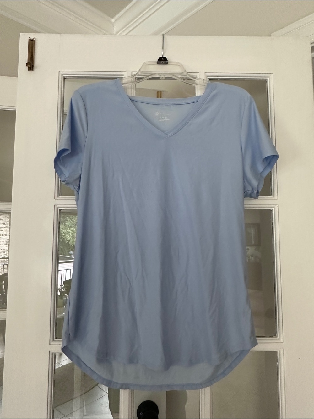 No Boundaries Light Blue V-Neck Short Sleeve Tee